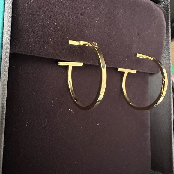 Tiffany & Co T-Hoop Yellow Gold Earrings - Picture 4 of 7